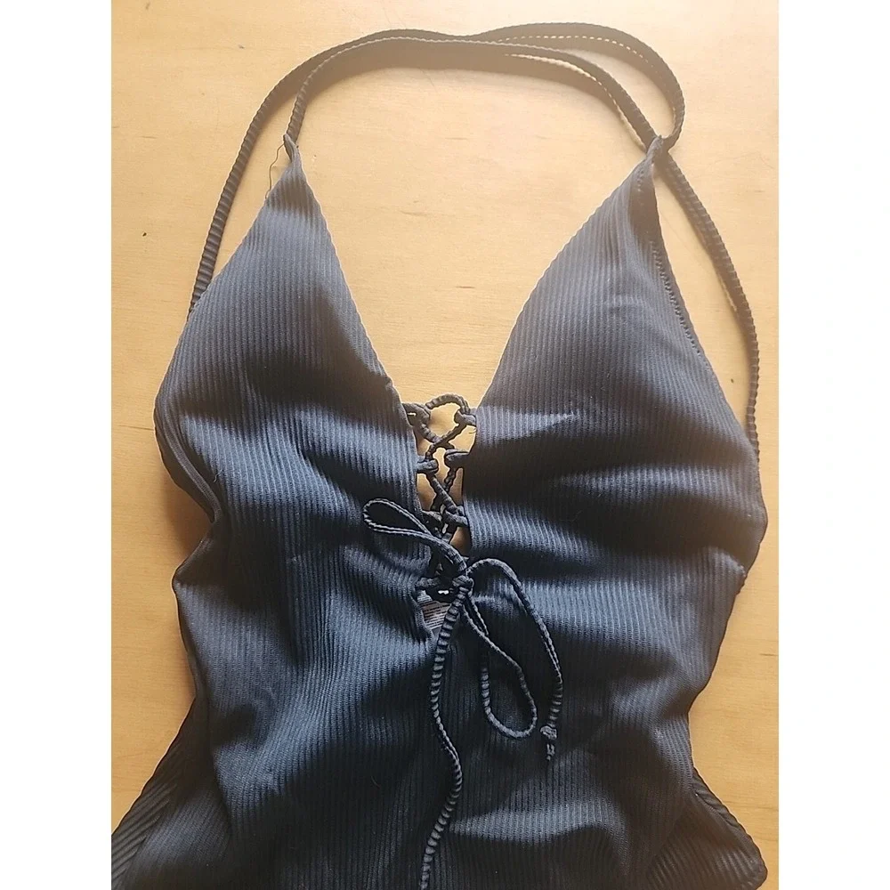 Cupshe Ribbed Lace Up V‎ Neck One Piece Swimsuit Size Large Black New NWT